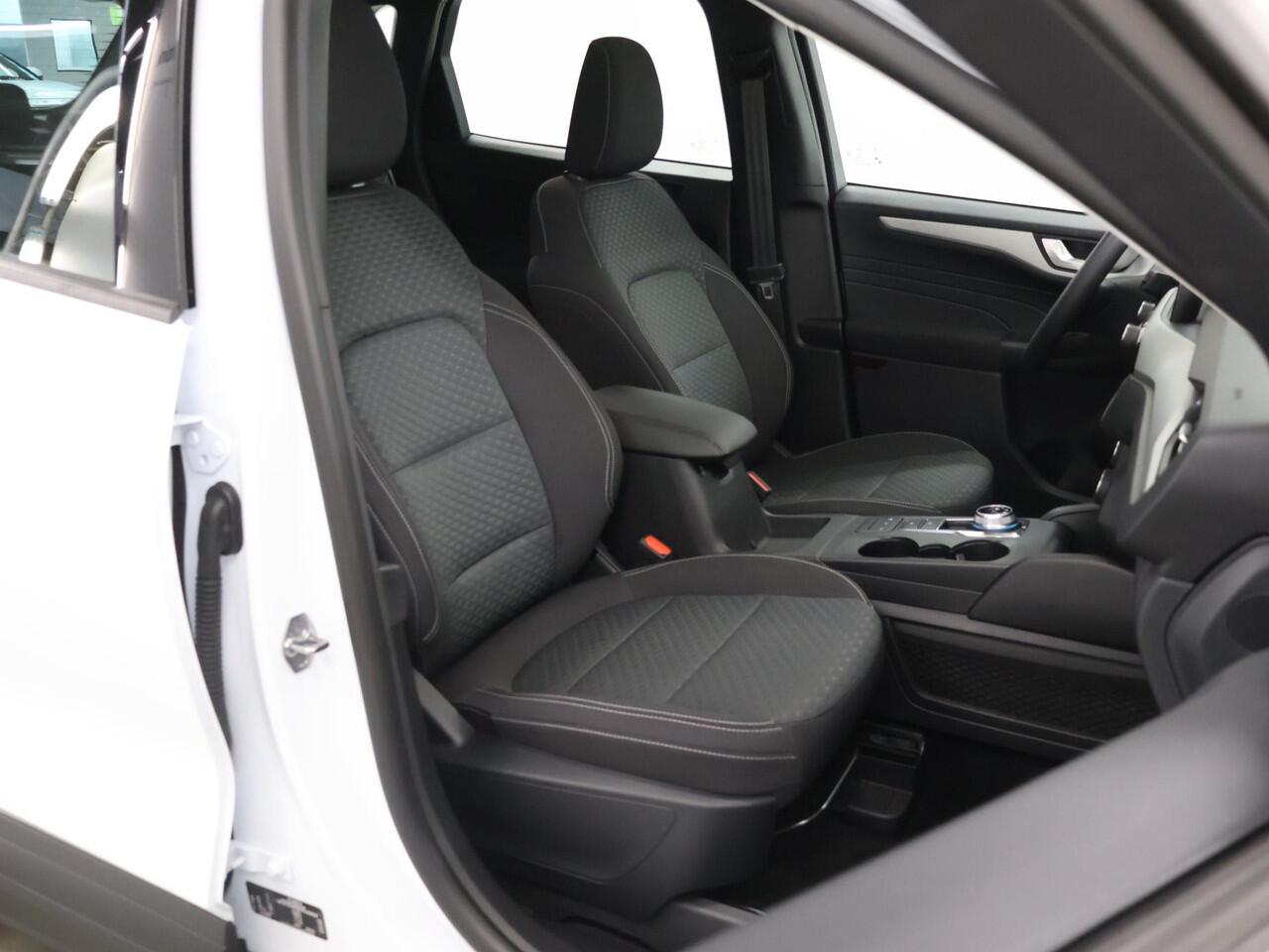 Ford KUGA 2.5 PHEV Trend | Navigatie | Stoelverwarming | Climate Control | Parkeersensoren |
