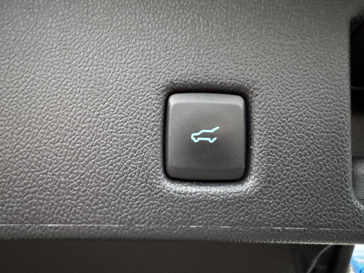 Ford KUGA 2.5 PHEV Vignale 225pk Adaptieve Cruise | Winterpack | Head up Display | 19 inch velgen | Memory Seats | Dealer onderhouden