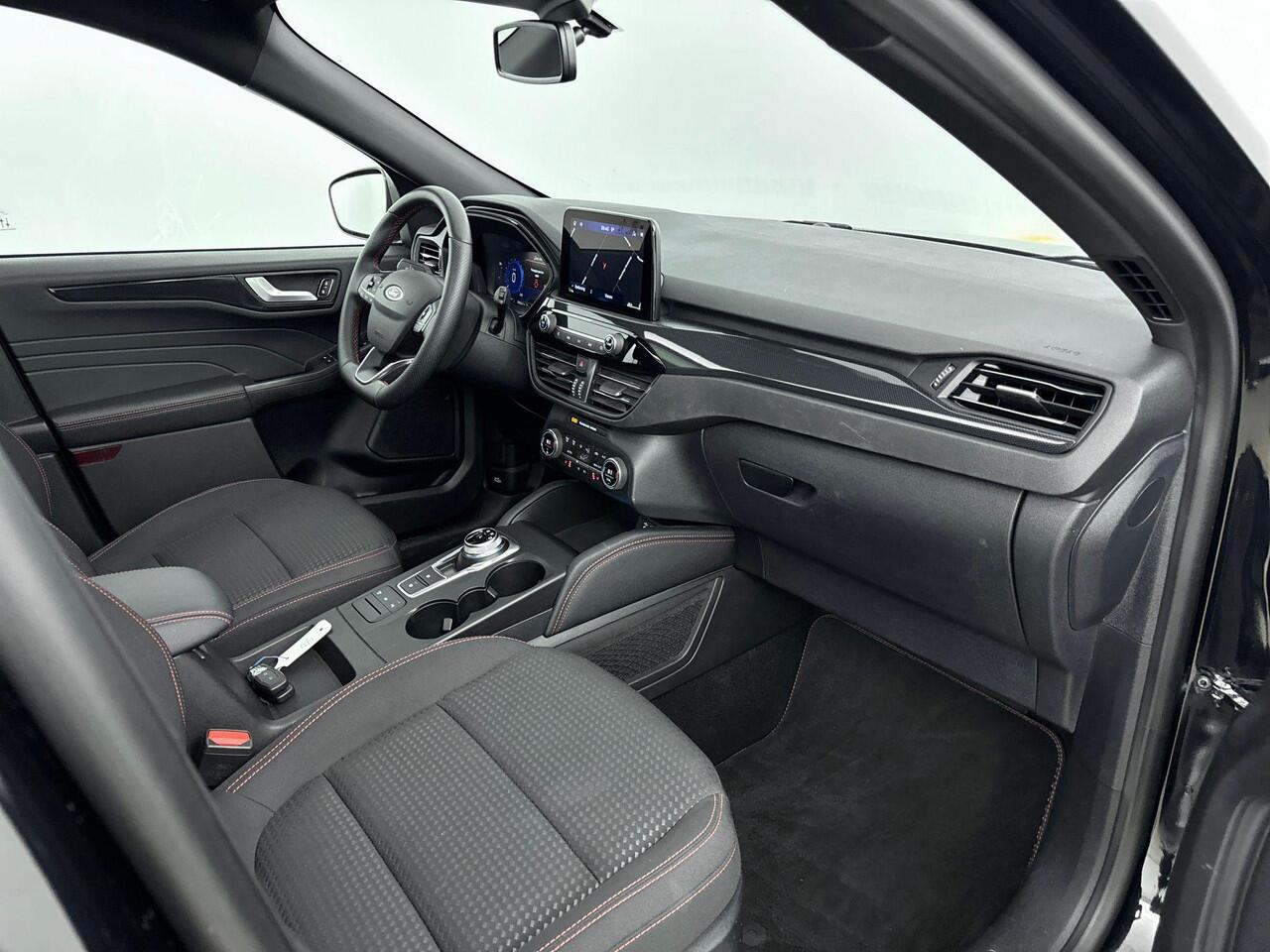 Ford KUGA 2.5 PHEV Titanium X | Cruise Control | Panorama Dak| Achterruitrij Camera | Stoelverwarming | Navigatie | Apple Carplay/Android Auto |