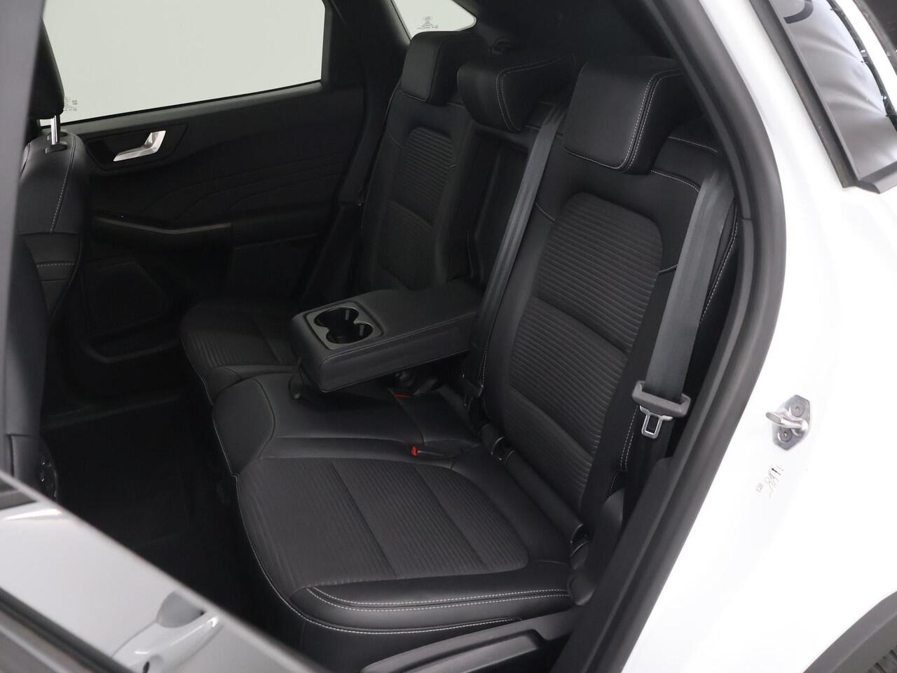 Ford KUGA 2.5 PHEV Titanium X | Trekhaak | Cruise Control Adaptief | B&O Audio | Stoelverwarming | Parkeercamera |