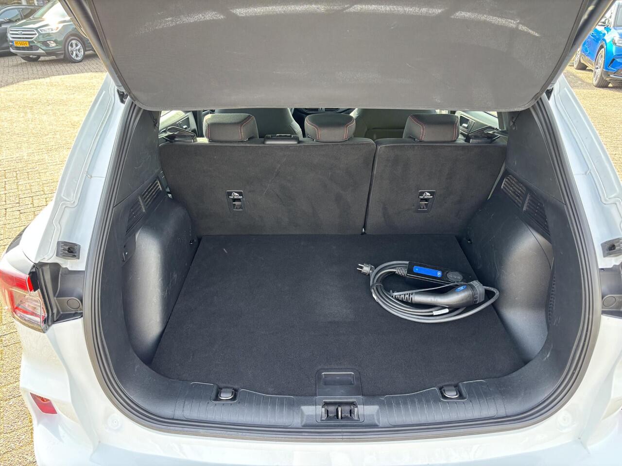 Ford KUGA 2.5 PHEV ST-Line 225pk | Trekhaak afneembaar | Adaptive cruise control | Winter Pack | Dodehoeksensoren | Achteruitrijcamera | Elektrische Achterklep