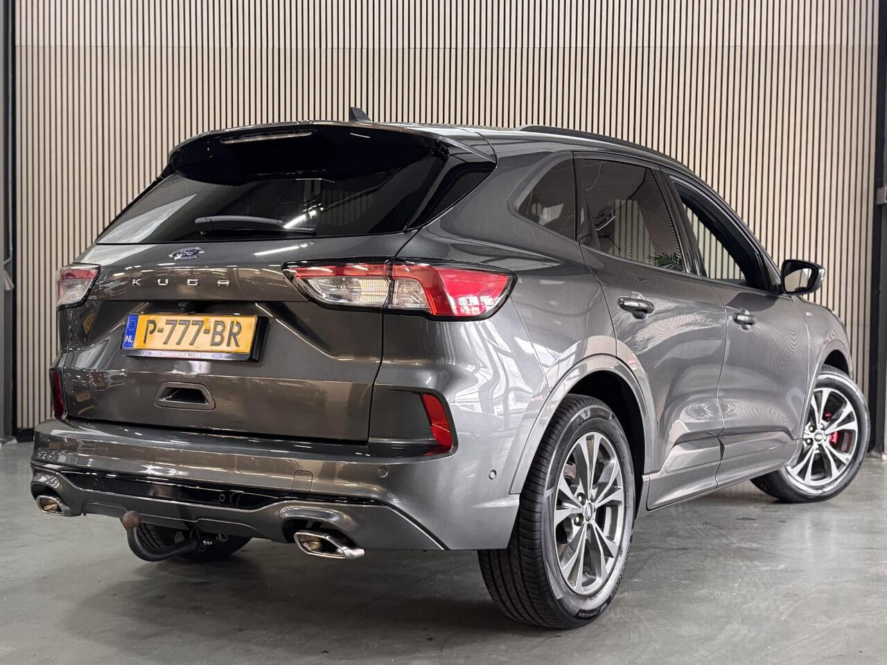 Ford KUGA 150pk ST-Line Trekhaak Ad. Cruise Camera Winter Parking Dodehoek pack El. Achterklep Dealeronderhouden