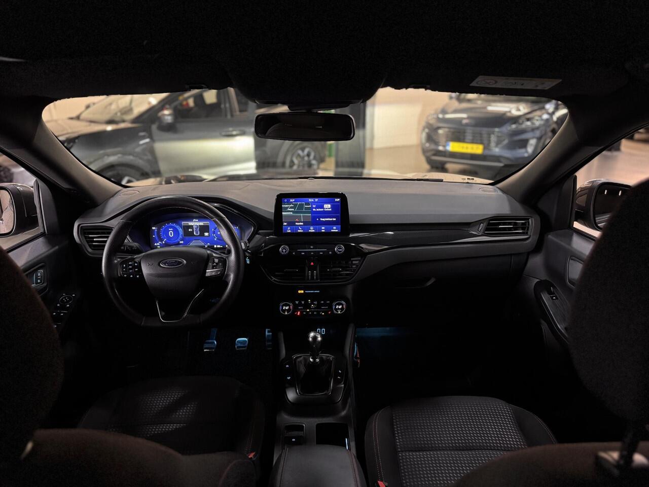 Ford KUGA 150pk ST-Line Trekhaak Ad. Cruise Camera Winter Parking Dodehoek pack El. Achterklep Dealeronderhouden