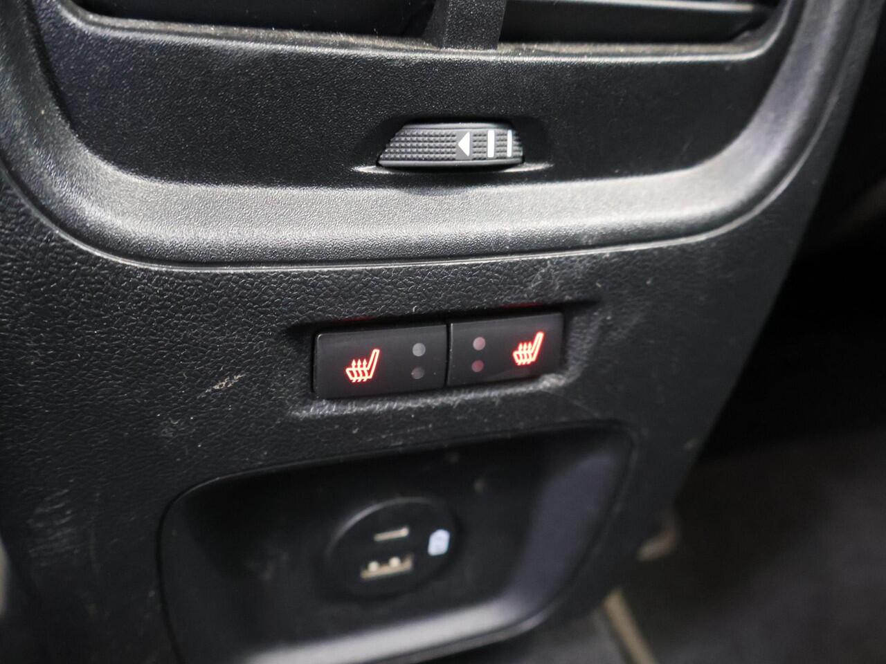 Ford KUGA 2.5 PHEV Vignale | Elektr. Trekhaak | Panoramadak | Stoelverwarming | Cruise Control Adaptief | Head-Up | Leder | Navigatie |