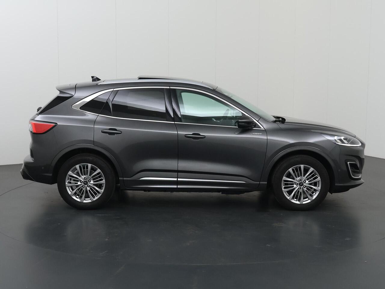Ford KUGA 2.5 PHEV Vignale | Elektr. Trekhaak | Panoramadak | Stoelverwarming | Cruise Control Adaptief | Head-Up | Leder | Navigatie |