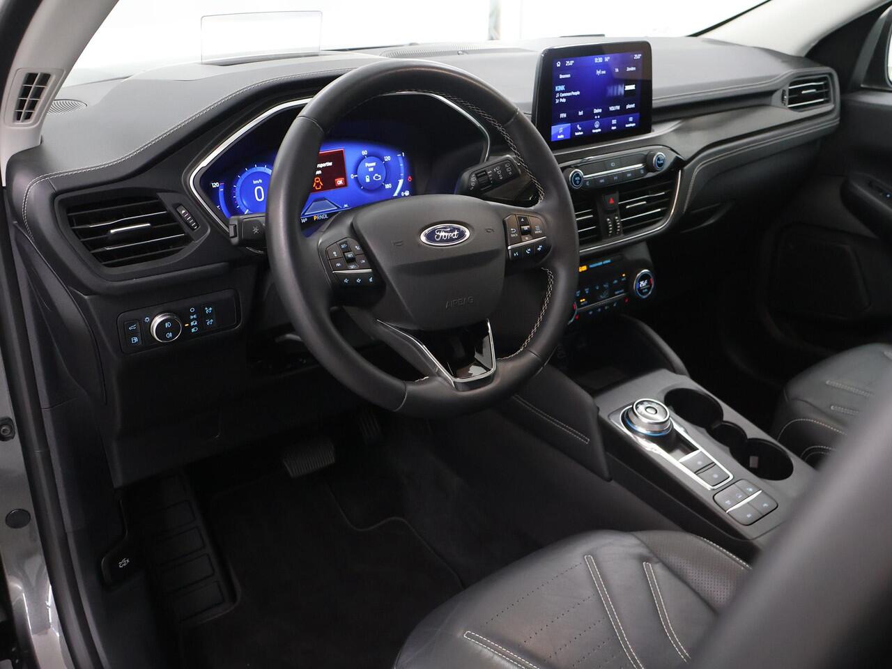 Ford KUGA 2.5 PHEV Vignale | Elektr. Trekhaak | Panoramadak | Stoelverwarming | Cruise Control Adaptief | Head-Up | Leder | Navigatie |