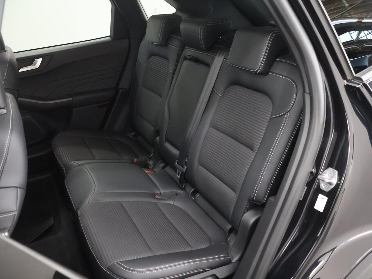Ford KUGA 2.5 PHEV Titanium X | Winterpakket | Cruise Control Adaptief | B&O | Parkeercamera | Navigatie | Climate Control |