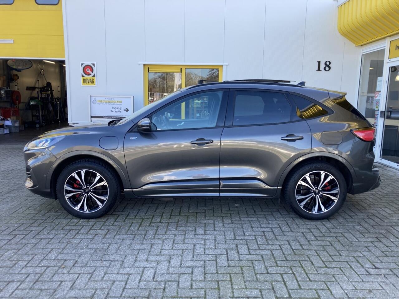 Ford KUGA 2.5 PHEV ST-Line Panoramadak Trekhaak Leer