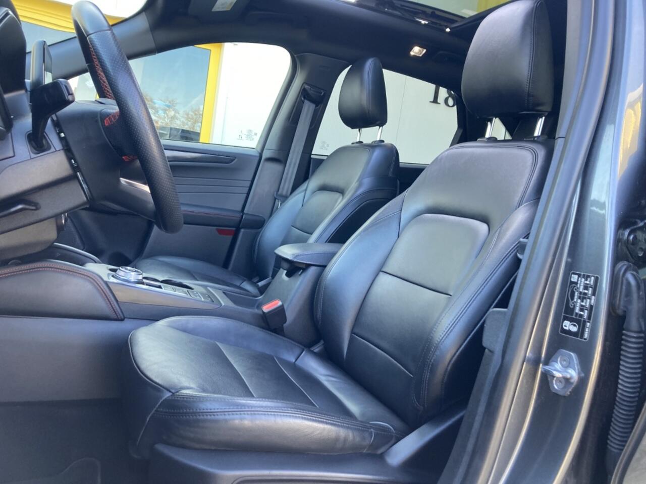 Ford KUGA 2.5 PHEV ST-Line Panoramadak Trekhaak Leer