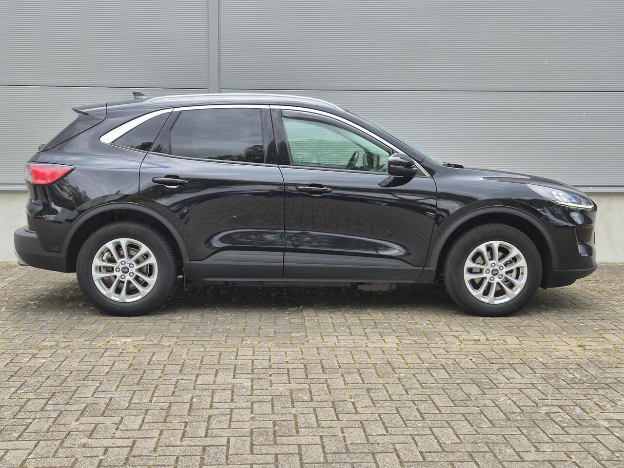 Ford KUGA 2.5 PHEV Titanium Trekhaak/winterpack