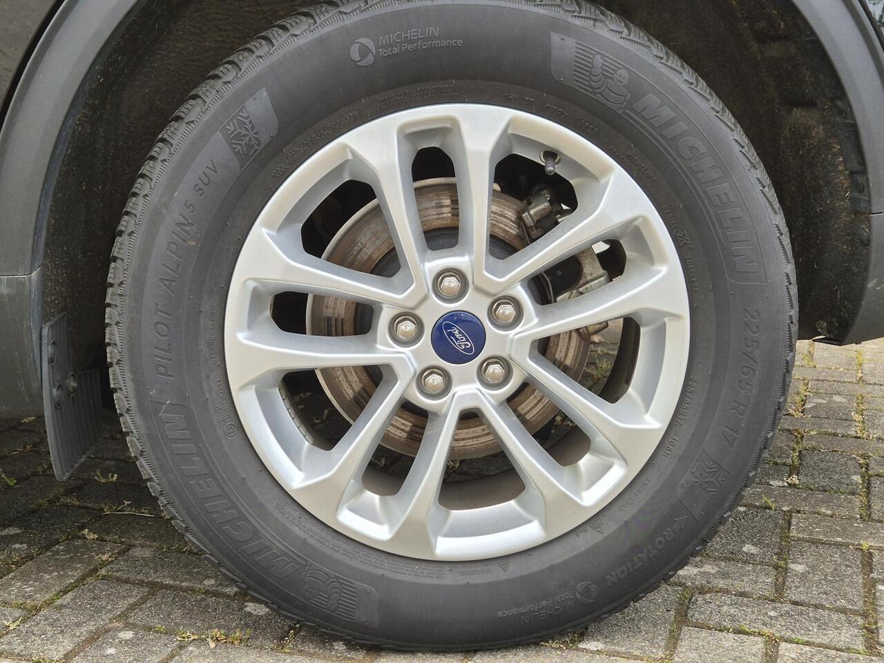 Ford KUGA 2.5 PHEV Titanium Trekhaak/winterpack