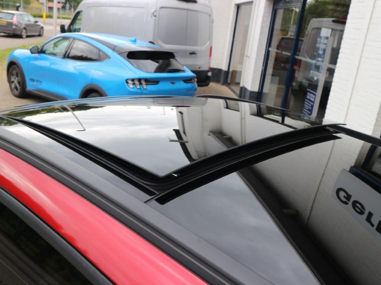 Ford KUGA 2.5 PHEV ST-Line X * PANO * BLACK PACK * ADAP CRUISE * HUD * AGR *