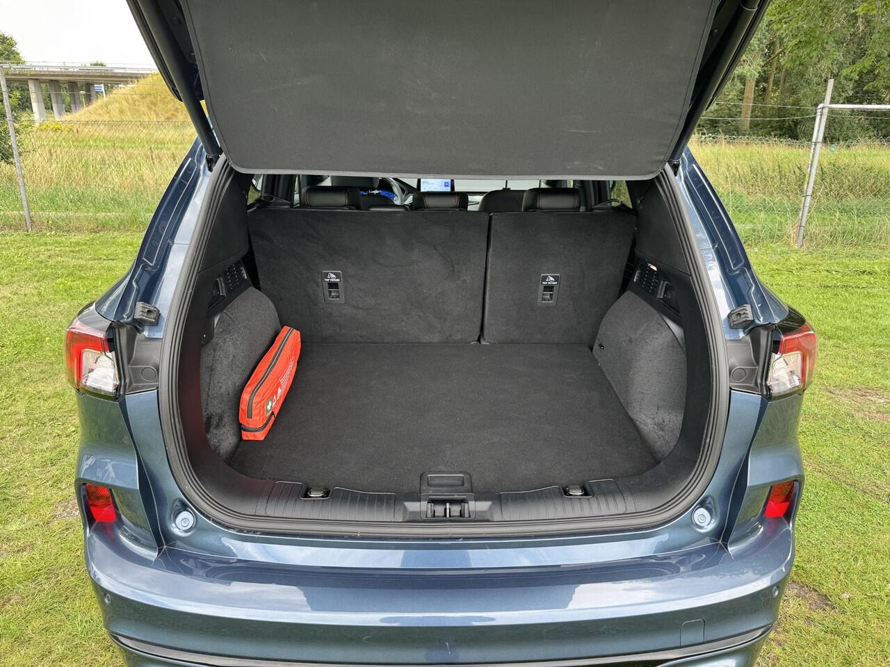 Ford KUGA 1.5 EB 150PK ST-Line X | HAAK | ADAP. CRUISE | BLIS | KEYLESS | HUD |