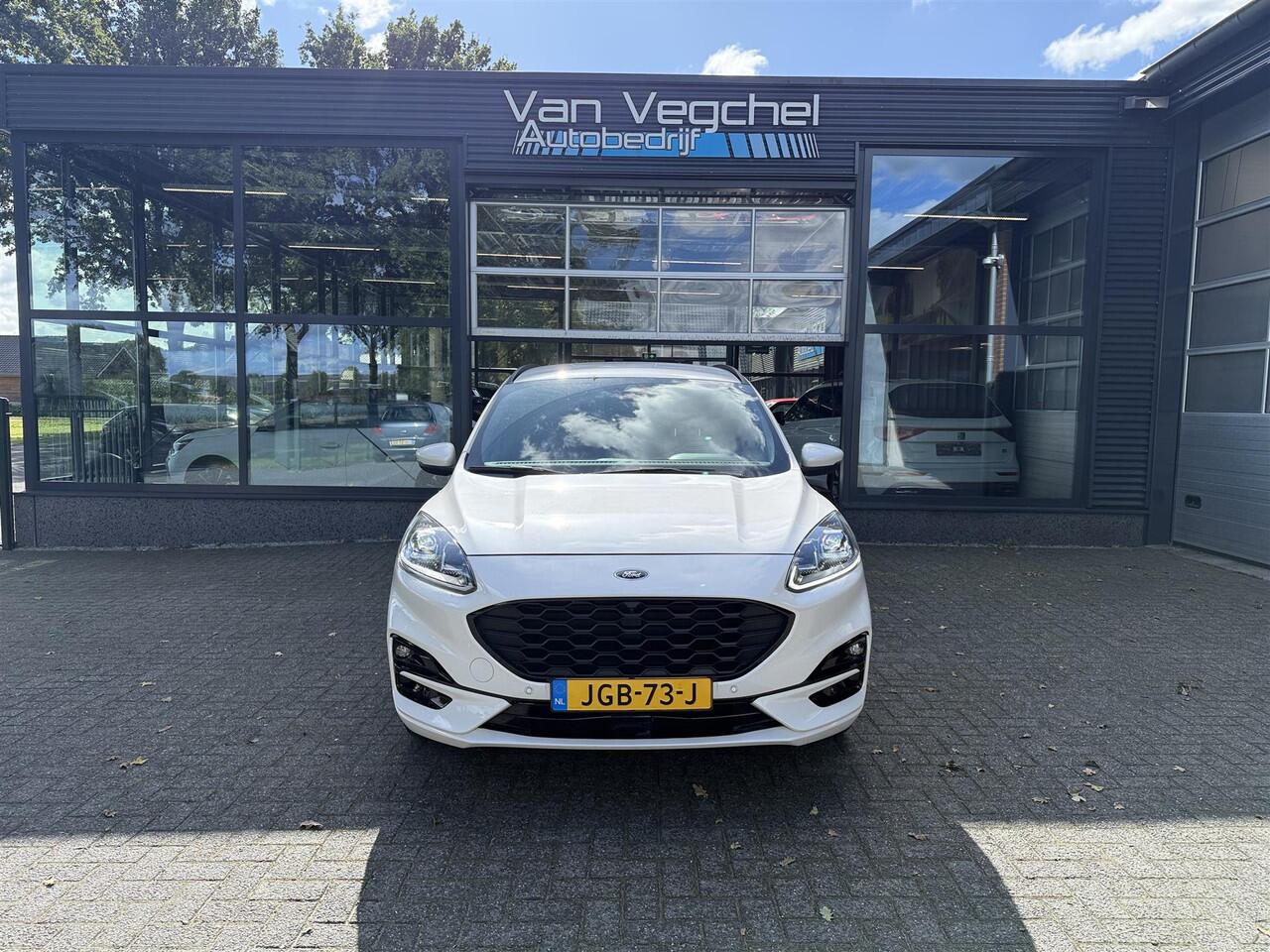 Ford KUGA 1.5 EcoB. ST-Line X 1800 kg trekgewicht.