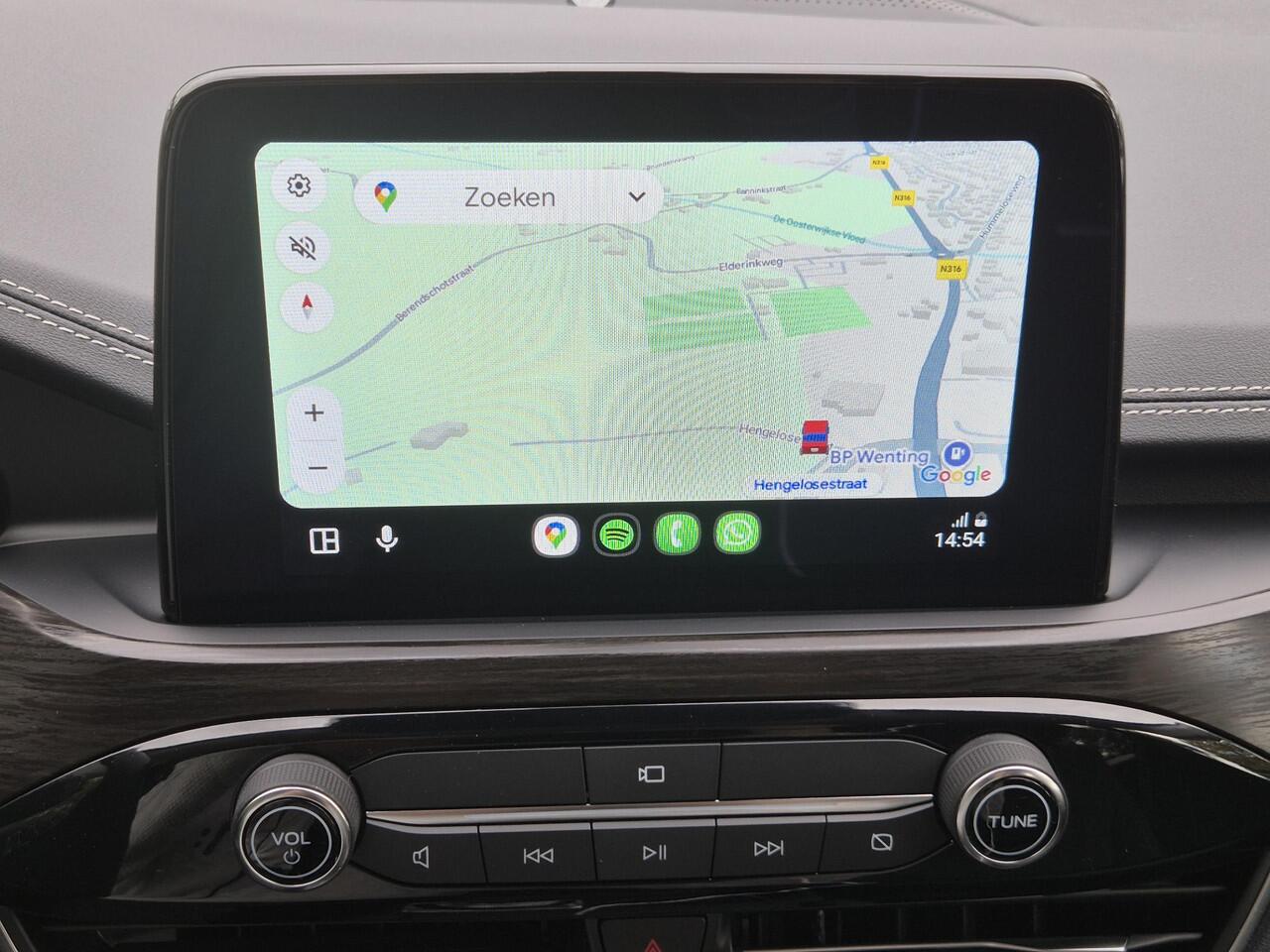 Ford KUGA 2.5 PHEV Plug-in Vignale Automaat / Driver Assistance Pack / Technology Pack / HUD / Apple Carplay Android Auto / Stuur-, Stoel en Achterbankverwarming / Adaptief CC / Voorruit verwarming / Elektrische achterklep / Achteruitrijcamera / Keyless Entry/Start