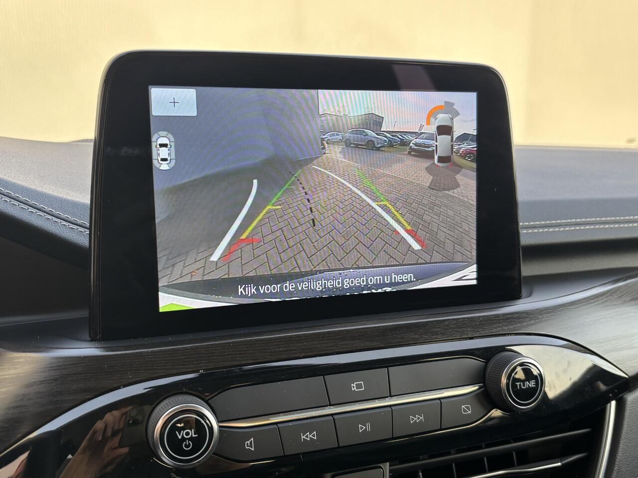 Ford KUGA 2.5 PHEV Plug-in Vignale Automaat / Fabrieksgarantie tot 04/2026 / Dealer Onderhouden / 1.500kg Trekgewicht / HUD / Driver Assistance Pack / Technology Pack / Stuur-, Stoel en Achterbank verwarming / Adaptieve CC / Apple Carplay Android Auto /