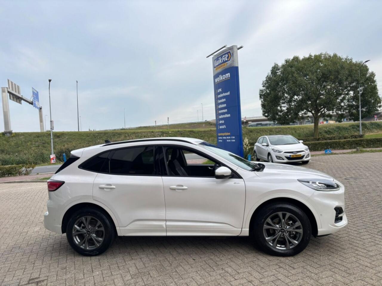 Ford KUGA 2.5 PHEV 225PK ST-LINE NORDIC AIRCO NAVI PDC-CAMERA.