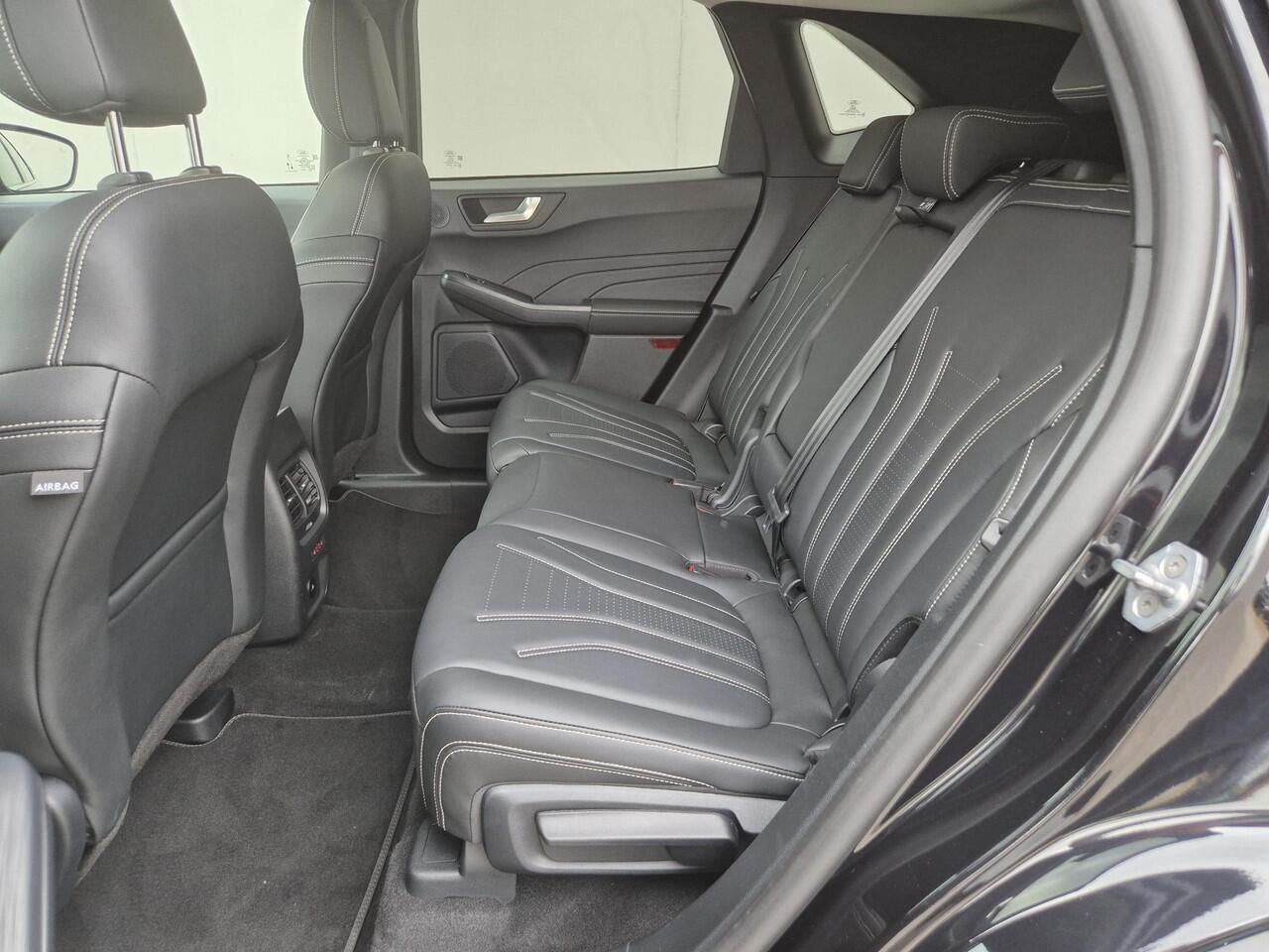 Ford KUGA 2.5 PHEV Plug-in Vignale Automaat / Fabrieksgarantie tot 04-2026 / Driver Assistance Pack / Technology Pack / Dealer Onderhouden / HUD / Apple Carplay Android Auto / Stuur-, Stoel en Achterbankverwarming / Adaptief CC / Voorruit verwarming / Elektrische a