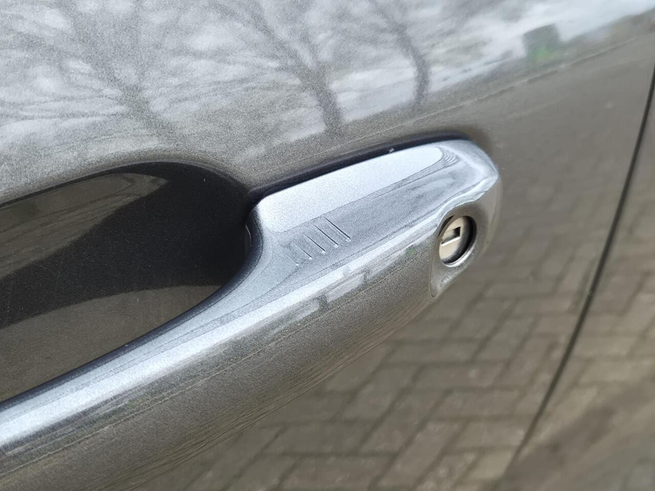 Ford KUGA 2.5 PHEV ST-Line | Navigatie | Climate Control | Licht metalen velgen | Cruise Control | Parkeersensoren + Camera