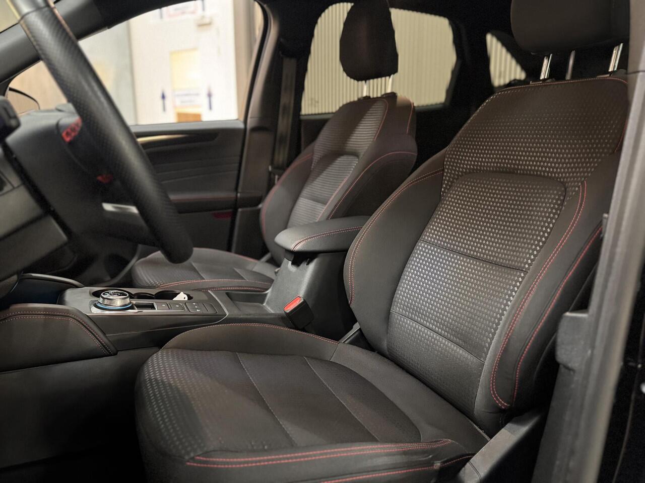 Ford KUGA 2.5 PHEV ST-Line Navi Camera Trekhaak Winter pack 1e eigenaar NL-Auto Dealeronderhouden