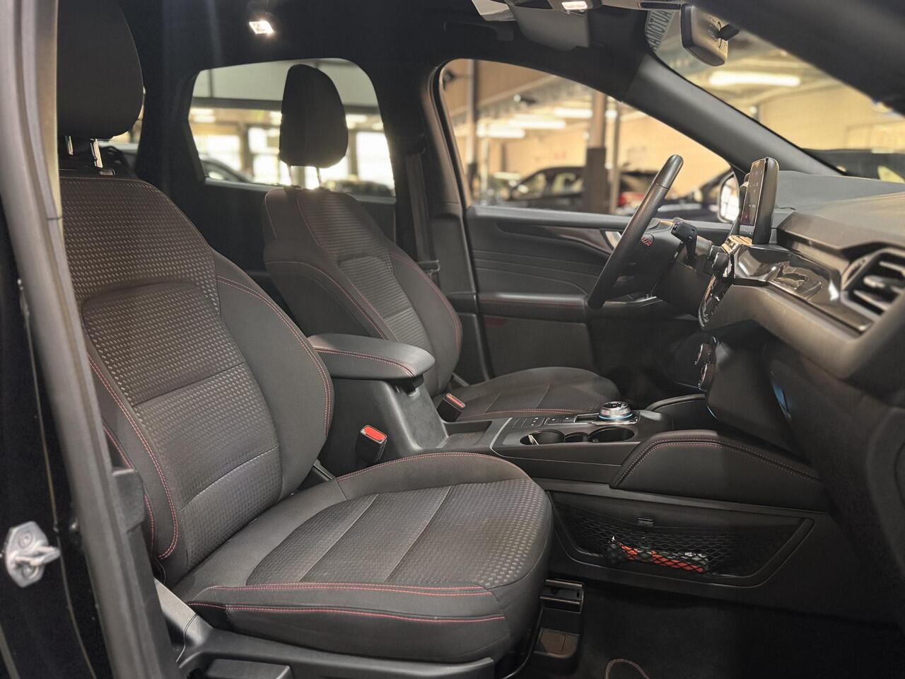 Ford KUGA 2.5 PHEV ST-Line Navi Camera Trekhaak Winter pack 1e eigenaar NL-Auto Dealeronderhouden