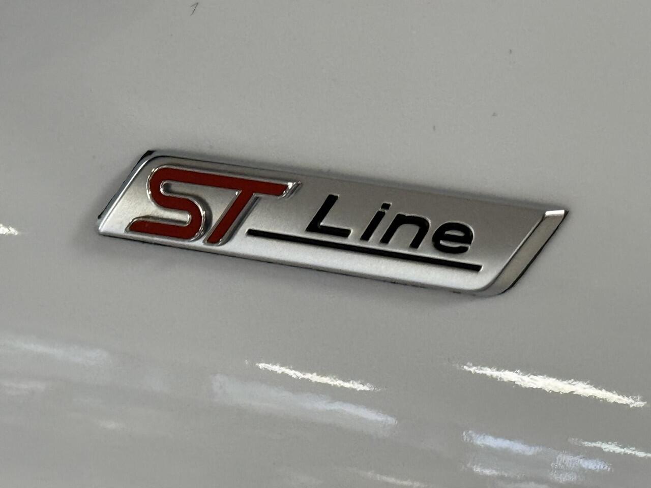 Ford KUGA 2.5 PHEV ST-Line Winterpack - Elec. Trekhaak - 360 Camera - Panodak