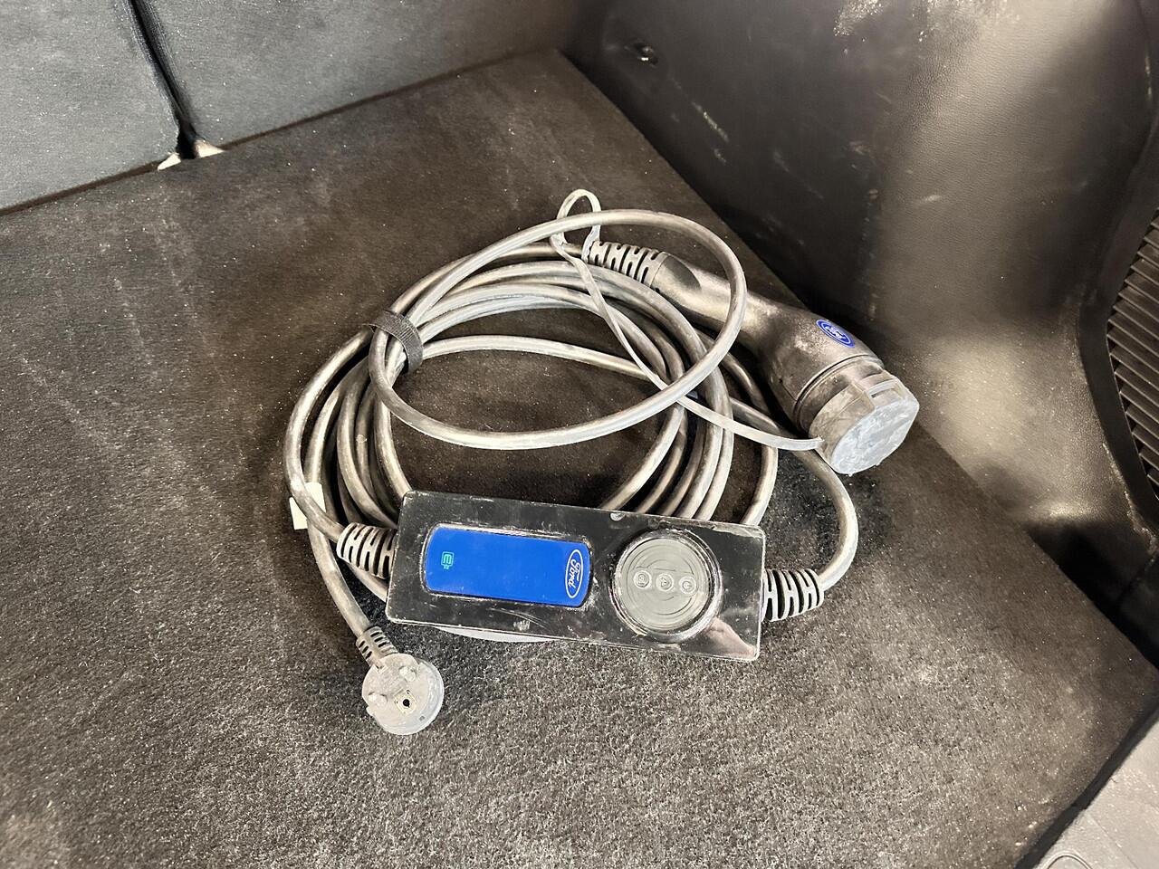 Ford KUGA 2.5 PHEV ST-Line Automaat Navigatie Apple Carplay/Android Auto Camera Parkeersensoren Cruise Control Stoel-en stuurverwarming Virtual Cockpit Climate Control