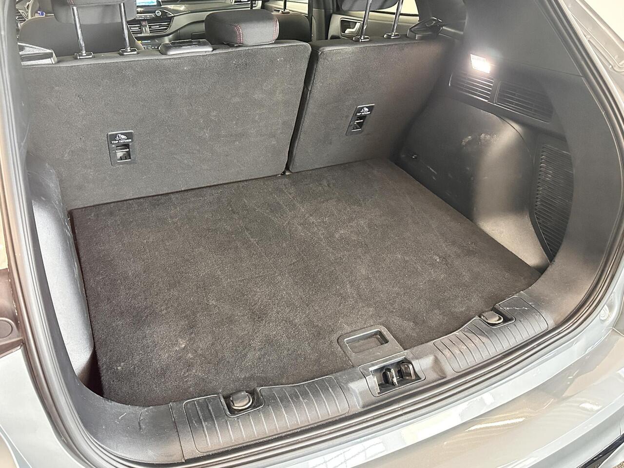 Ford KUGA 2.5 PHEV ST-Line Automaat Navigatie Apple Carplay/Android Auto Camera Parkeersensoren Cruise Control Stoel-en stuurverwarming Virtual Cockpit Climate Control