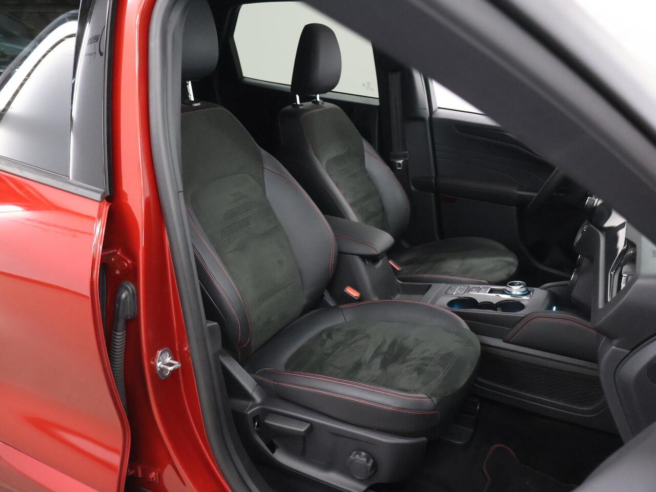 Ford KUGA 2.5 PHEV ST-Line X | Winterpakket | Cruise Control Adaptief | B&O | Parkeercamera | Elektr. Achterklep | Navigatie |