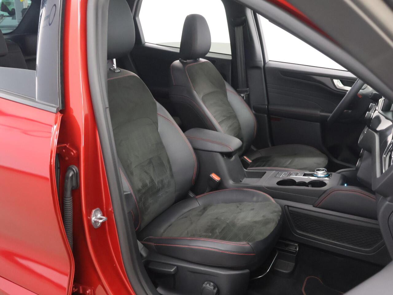 Ford KUGA 2.5 PHEV ST-Line X | Elekt. inklapbare Trekhaak | Panoramadak | Winterpakket | Cruise Control Adaptief | Navigatie | Parkeercamera |