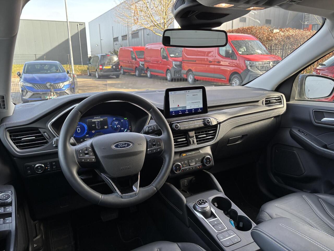 Ford KUGA 2.5 PHEV Vignale | Lederen bekleding | Adaptieve cruise control | Camera achterzijde | Panoramisch schuifdak| Trekhaak Elektrisch |