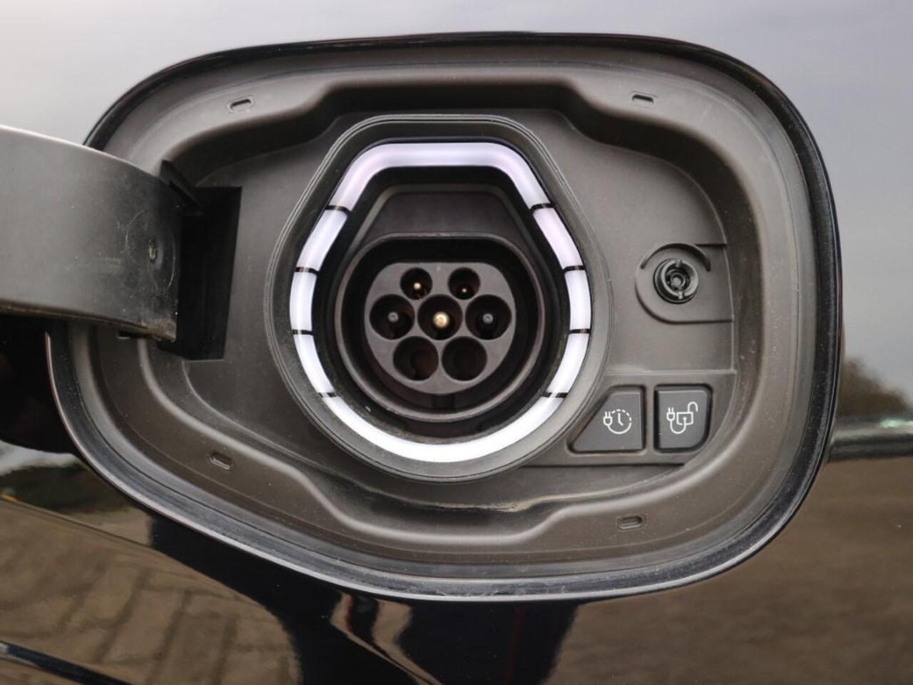 Ford KUGA 2.5 PHEV ST-Line X 225pk met Winter- en Driver Assistance Pack