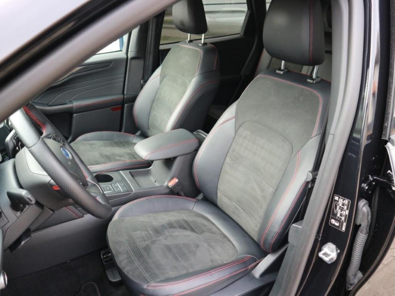 Ford KUGA 2.5 PHEV ST-Line X 225pk met Winter- en Driver Assistance Pack