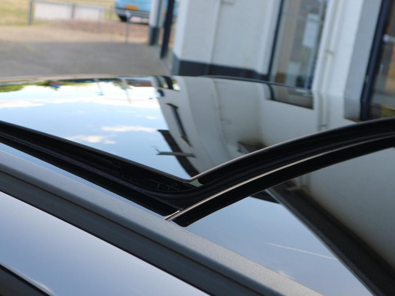 Ford KUGA 2.5 PHEV Graphite Tech Edition * PANO * HUD * ADAP CRUISE * 20" LM * BLACK PACK *