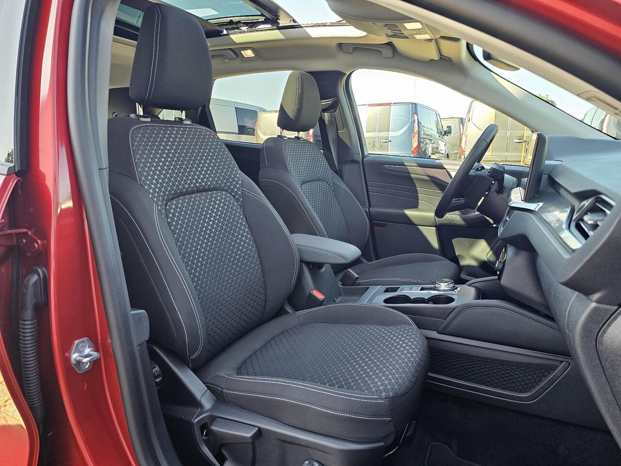 Ford KUGA 2.5 PHEV Titanium Nieuw model!| Panoramadak | Adaptive cruise control | Winter Pack | 2.100 kg trekgewicht