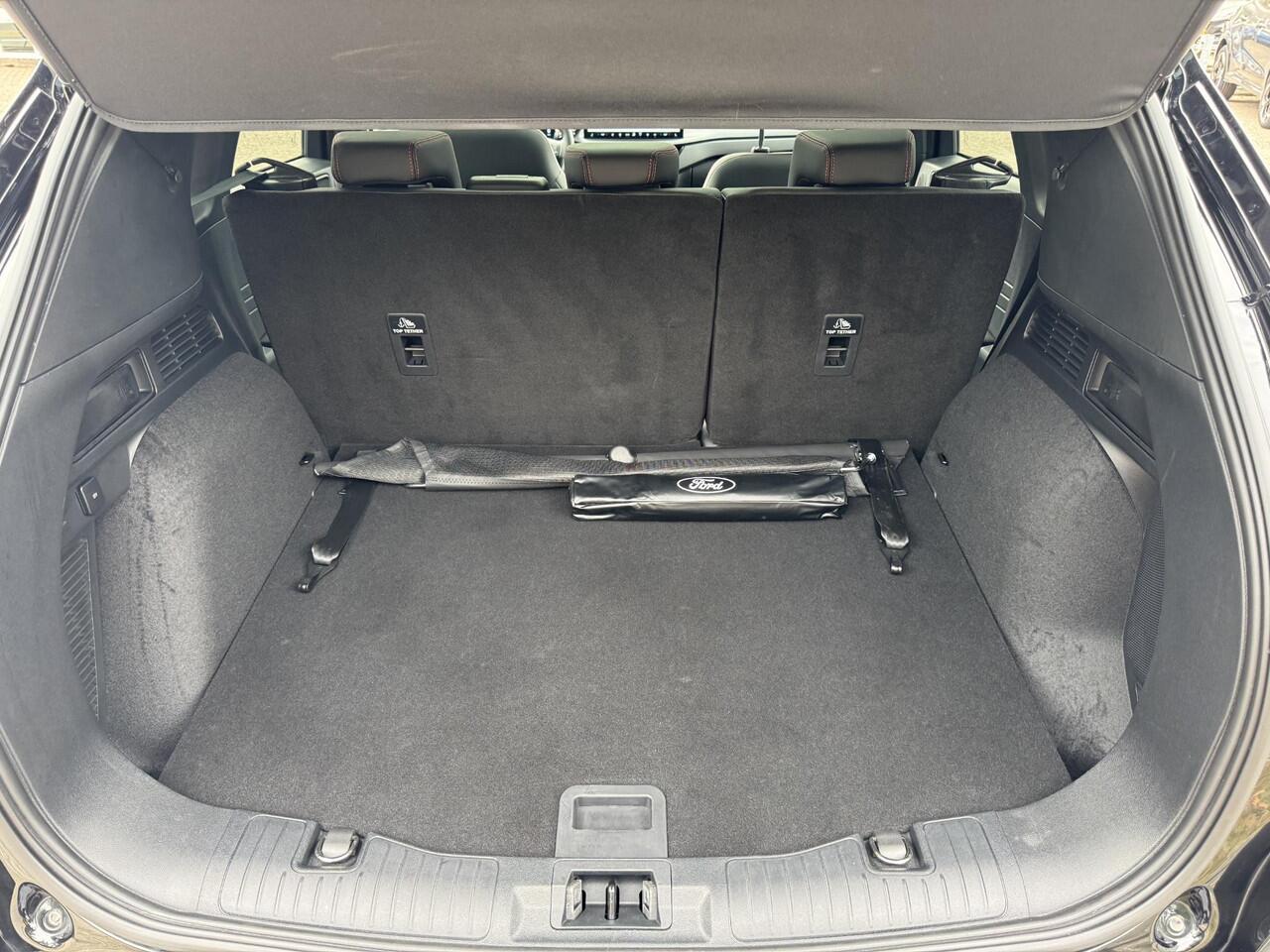 Ford KUGA 2.5 FHEV ST-Line X | SCI | 190pk | Driver Assistance Pack | Winterpack | Panoramadak | Technology Pack | Geen Stekker nodig | All Season banden