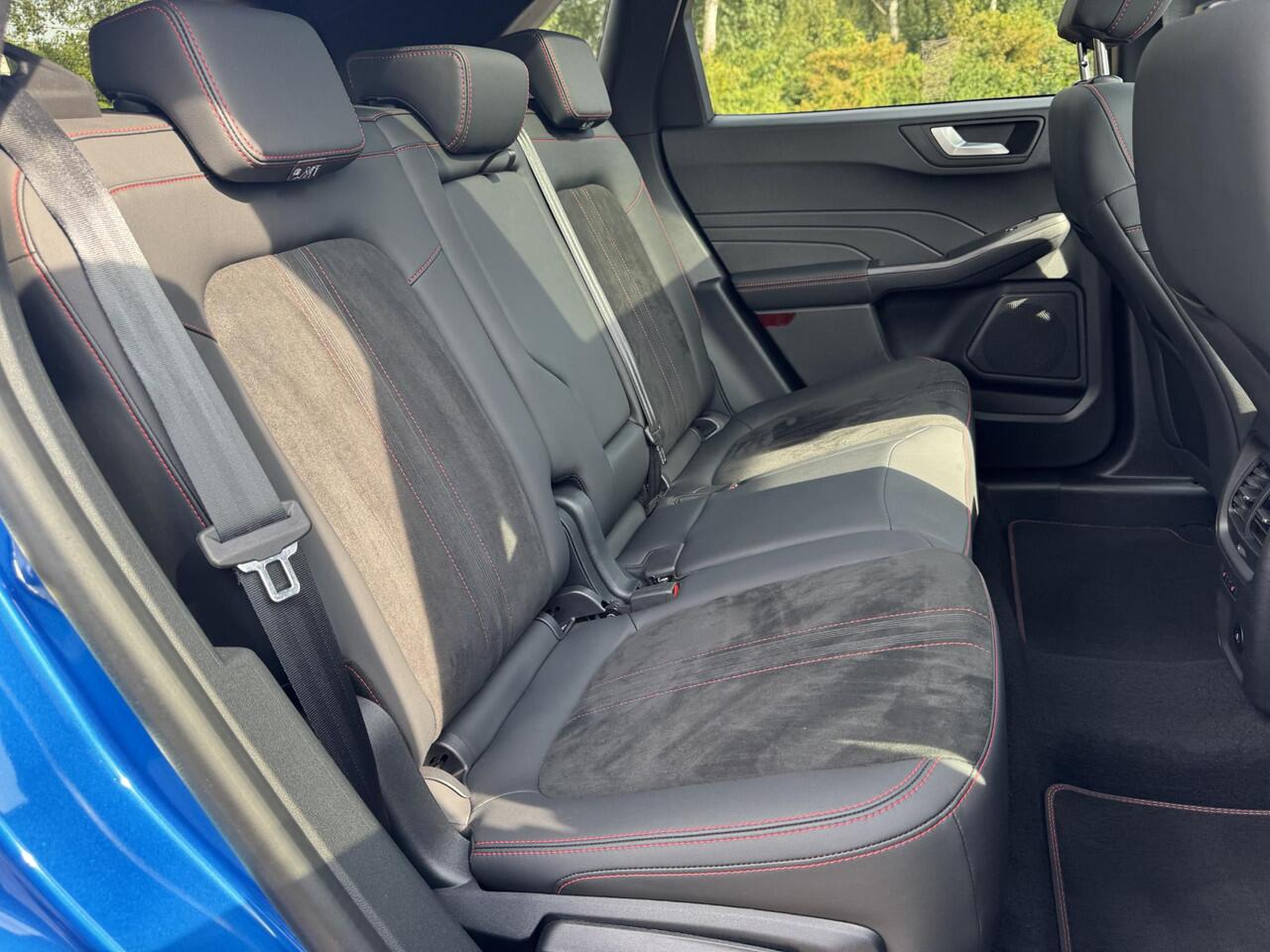 Ford KUGA 2.5 FHEV ST-Line X | SCI | 190pk | Driver Assistance Pack | Winterpack | Panoramadak | Technology Pack | Geen Stekker nodig | All Season banden