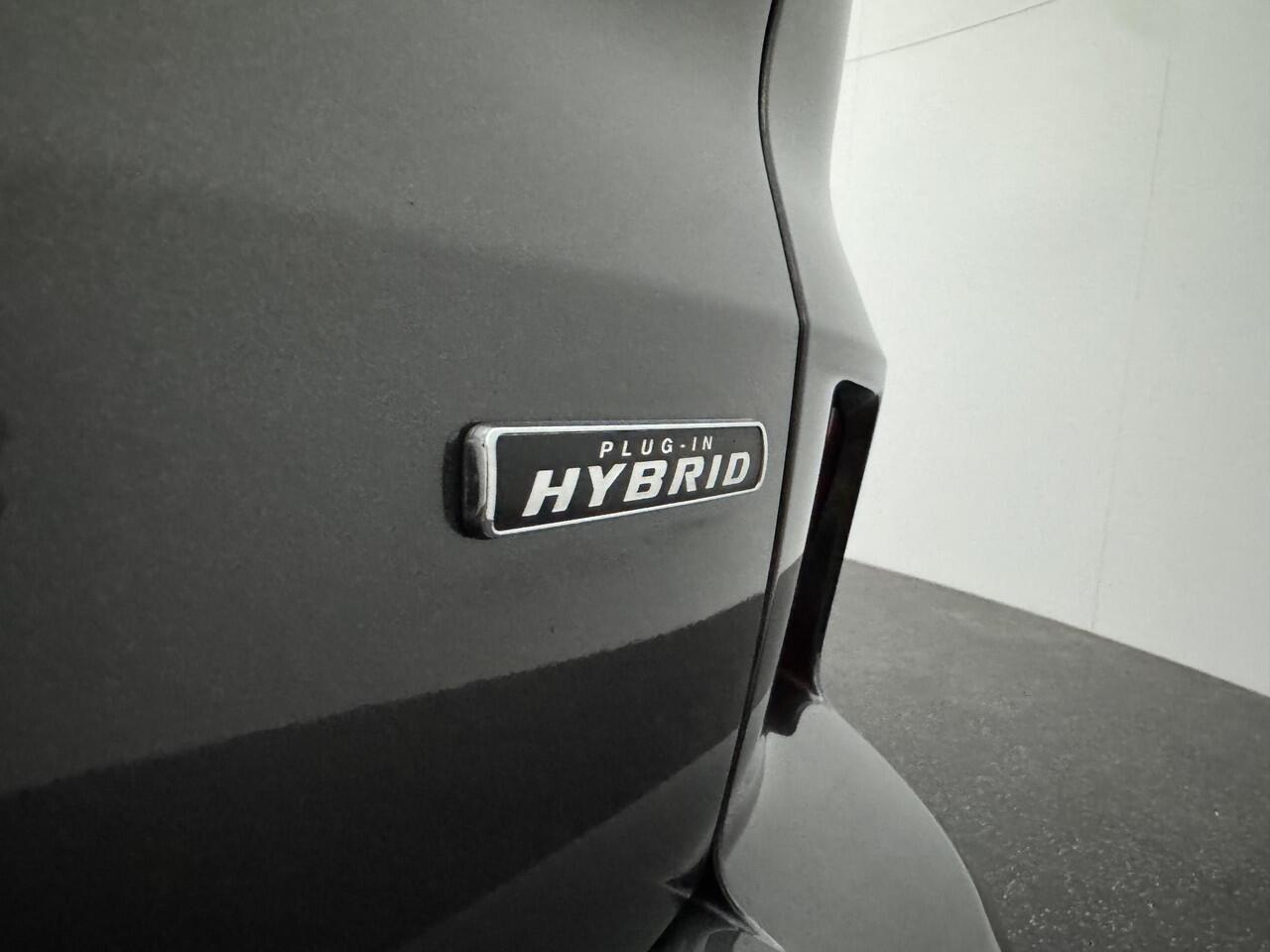 Ford KUGA 2.5 PHEV ST-Line