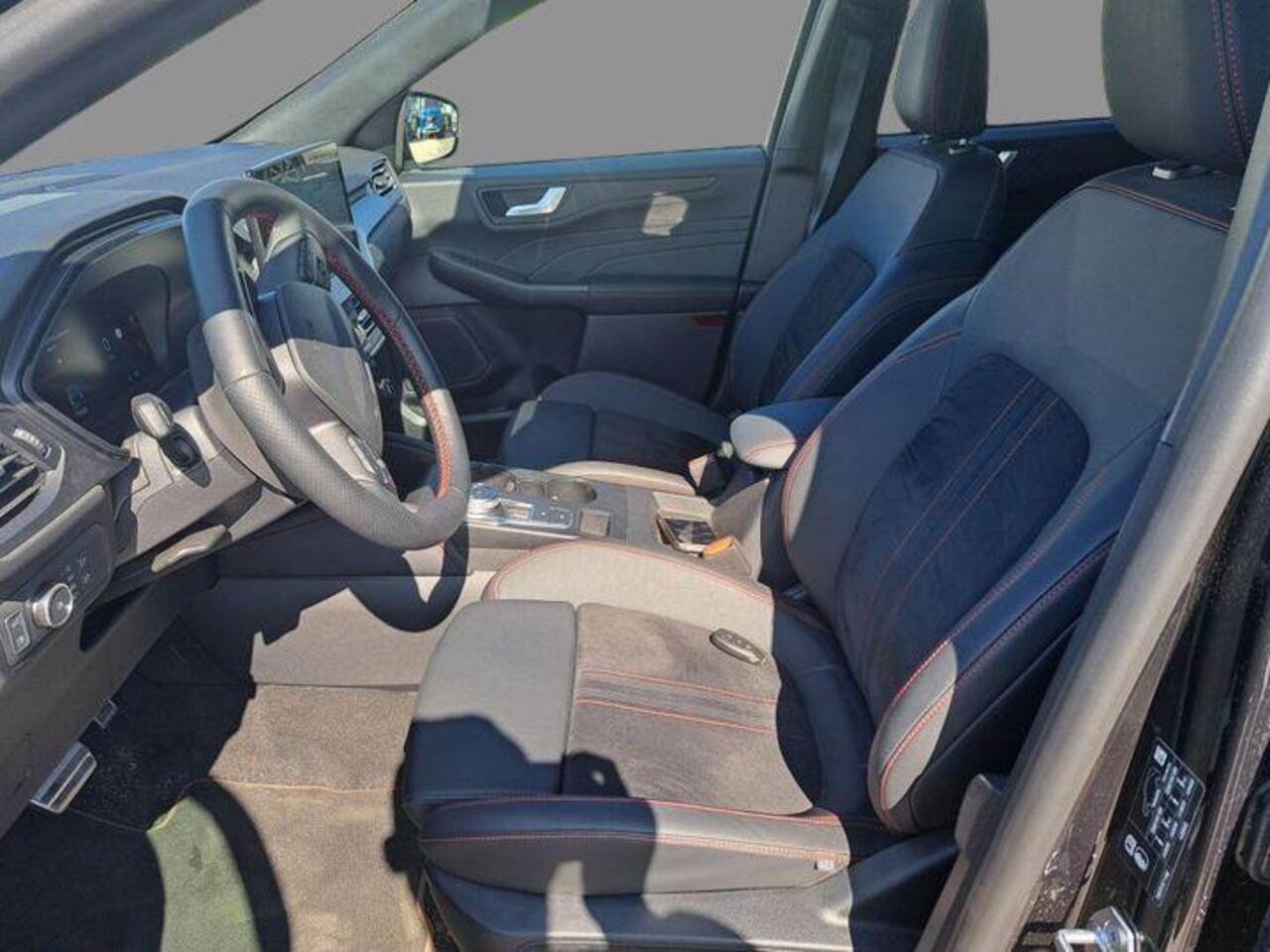 Ford KUGA 2.5 PHEV ST-Line X 243pk | Zuid | Driver Assistance Pack | Winterpack | Technology Pack | All Weatherbanden | 2.100kg Trekgewicht