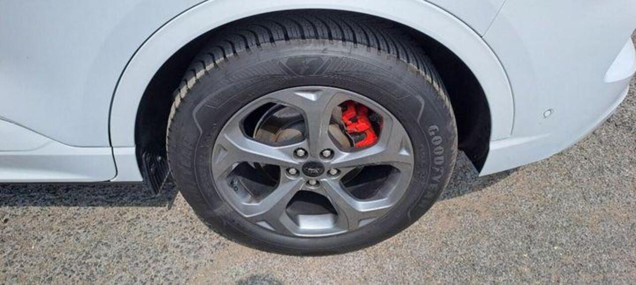 Ford KUGA 2.5 FHEV ST-Line X |190pk | Driver Assistance Pack | Winterpack | Panoramadak | Technology Pack | Geen Stekker nodig | All Season banden