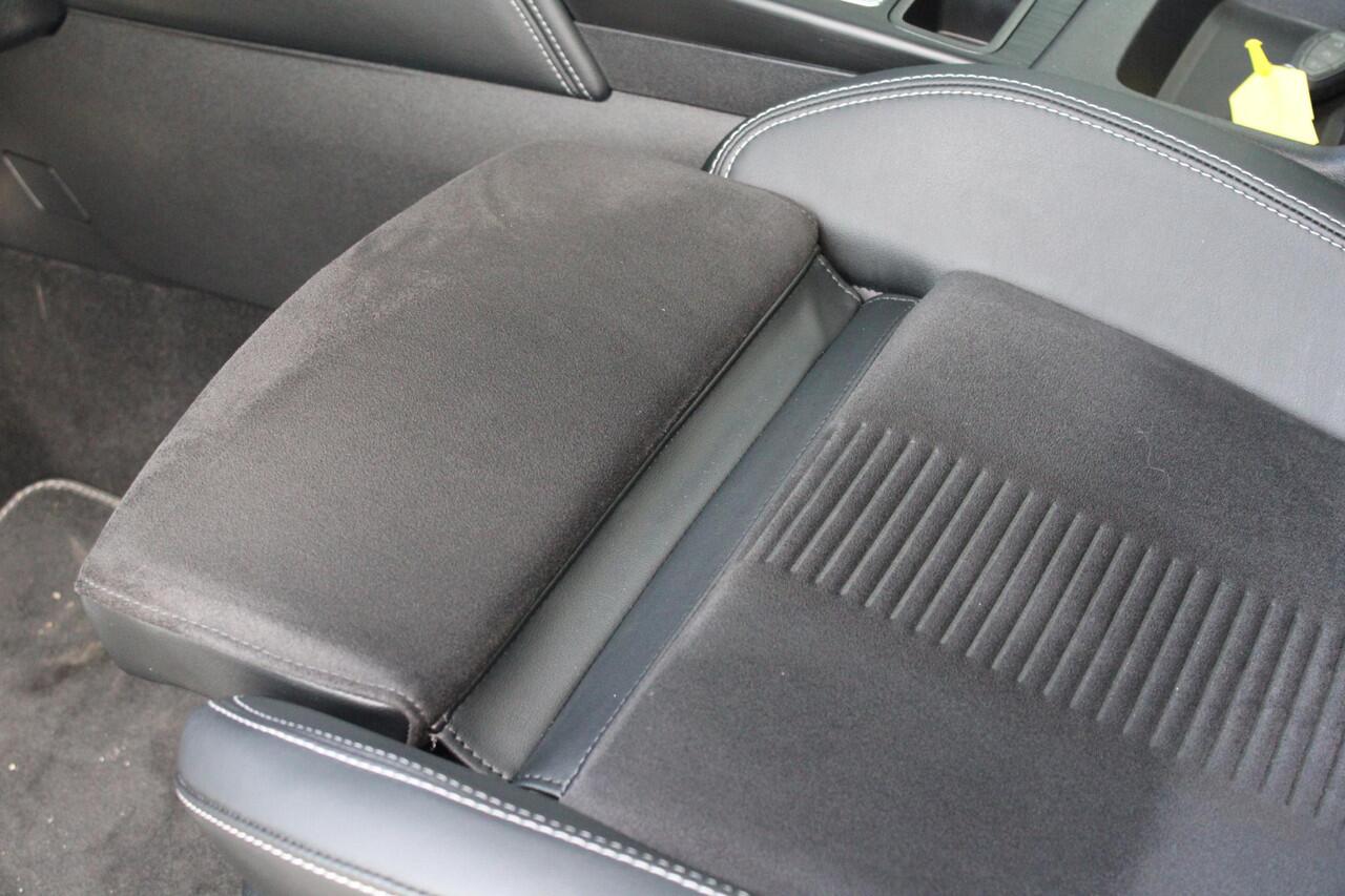 Ford KUGA 2.5 PHEV Active X 243pk | Driver Assistance Pack | Winterpack | Technology Pack | Panoramadak | All Season banden