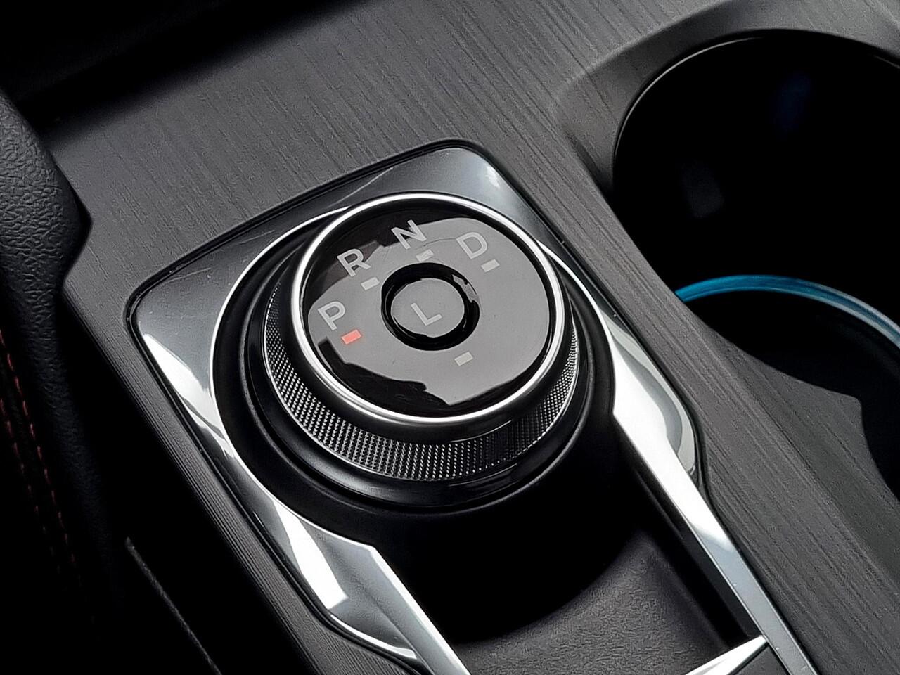 Ford KUGA 2.5 PHEV ST-Line Automaat / Winter Pack / Fabrieksgarantie tot 15-02-2029 / SoH 95% / Navigatie / Cruise Control / Stoelverwarming / Stuurverwarming