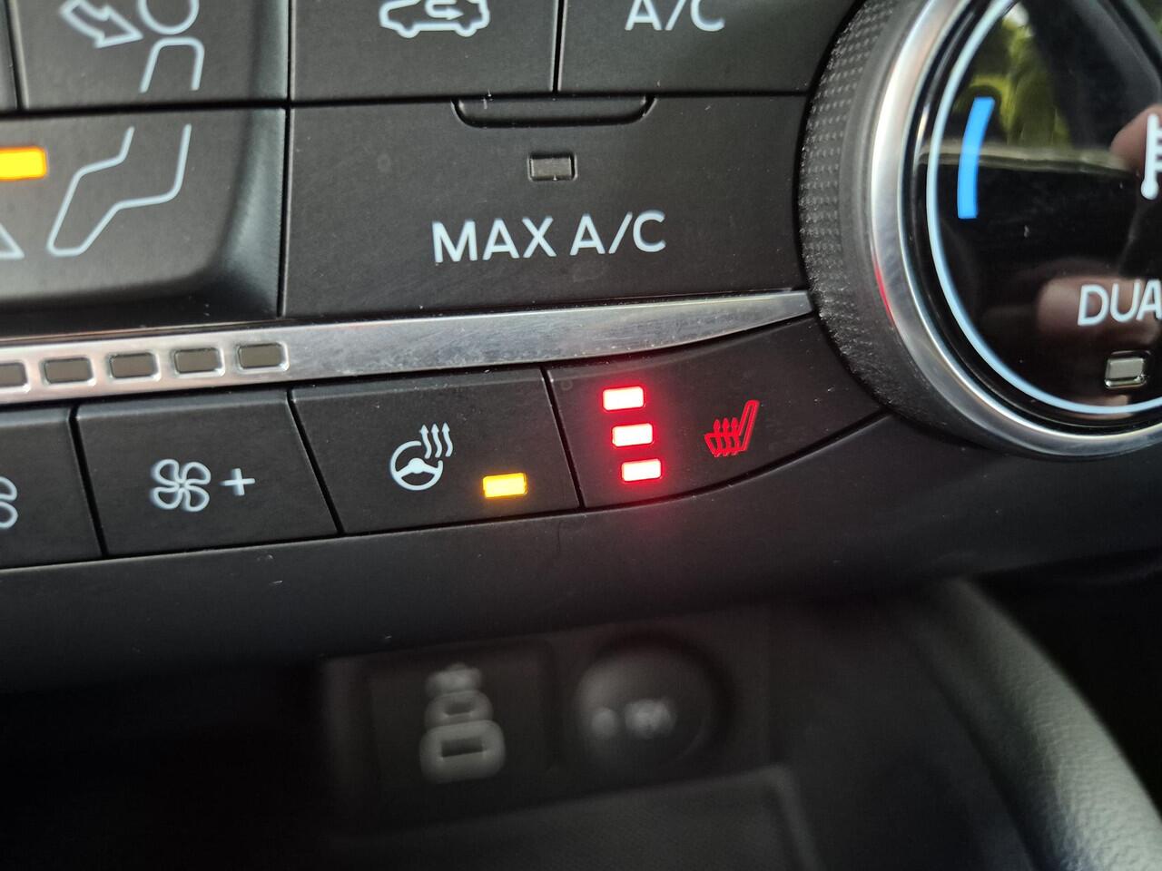 Ford KUGA 2.5 PHEV Plug-in ST-Line Automaat / Winter-pack / Apple Carplay Android Auto / Achteruitrijcamera / Stoel-, Stuur en achterbankverwarming / Climate control / Voorruit verwarming / Trekgewicht 1500 kg /