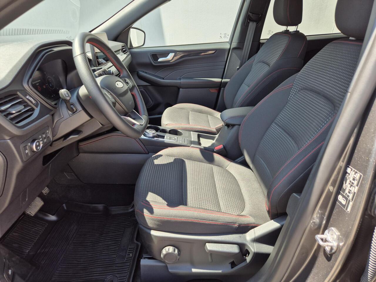 Ford KUGA 2.5 PHEV Plug-in ST-Line Automaat / Winter-pack / Apple Carplay Android Auto / Achteruitrijcamera / Stoel-, Stuur en achterbankverwarming / Climate control / Voorruit verwarming / Trekgewicht 1500 kg /