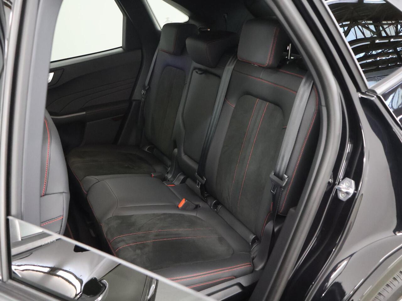 Ford KUGA 2.5 PHEV ST-Line X | Nieuw Model | HUD | Groot Navigatie | Sportstoelen | Ele. verstelbare stoelen + Geheugen | 360 Camera | DAB | Apple CarPlay/Android Auto | Adaptieve Cruise Control | Dodehoek detectie |