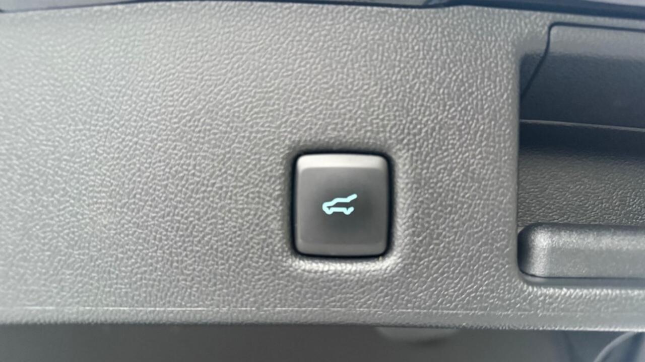 Ford KUGA 2.5 PHEV ST-LINE X / Trekhaak+Driver+Design+Techno+Winter pack