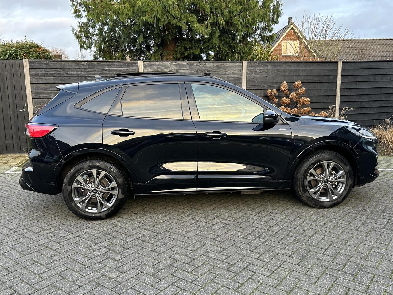 Ford KUGA 2.5 PHEV ST-Line 150PK Automaat Inclusief batterijtest, Navigatie, Achteruitrijcamera, Keyless, Elektrisch Schuif/Kantel Dak, Stoelverwarming, Trekhaak