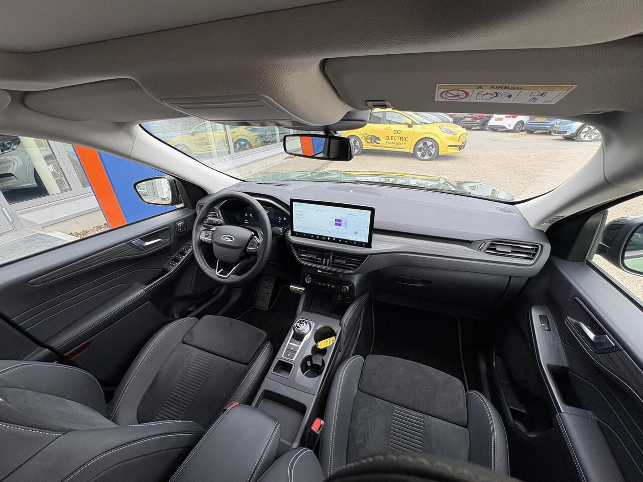 Ford KUGA 2.5 FHEV Active X Zuid | 190pk | Driver Assistance Pack | Technology Pack | Winterpack | Panoramadak | All Weather Banden | Geen stekker nodig