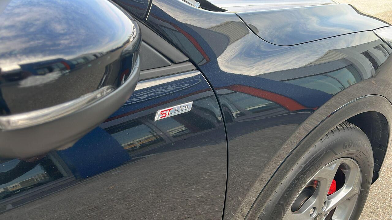 Ford KUGA 2.5 FHEV ST-Line X 190pk | Driver Assistance Pack | Winterpack | Panoramadak | Technology Pack | Geen Stekker nodig | All Season banden