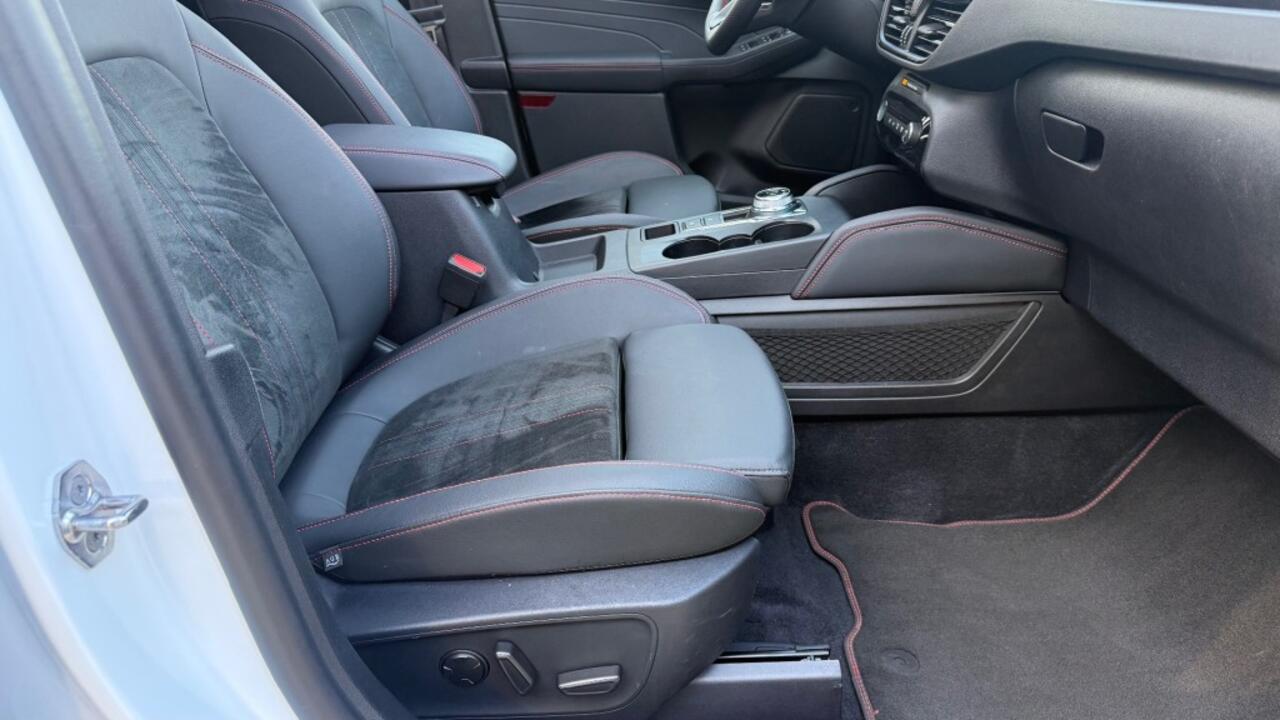 Ford KUGA 2.5 PHEV ST-LINE X 243pk / Trekhaak+Panorama+Techno+Winter